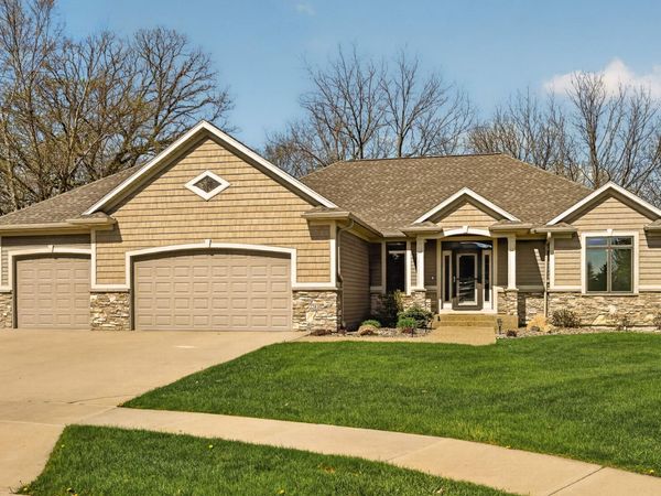 2281 Teakwood Lane SW, Rochester, MN 55902