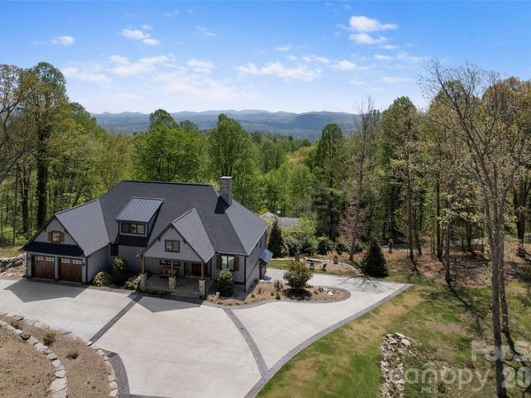 231 Tower Circle, Hendersonville, NC 28739
