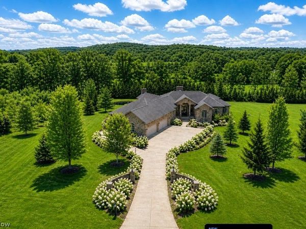 5052 Stone Ridge Drive, Richfield, OH 44286