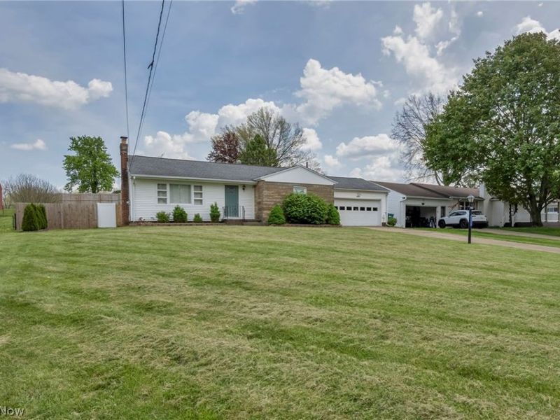 5814 Lake Cable Avenue NW, Canton, OH 44718 Photo 2