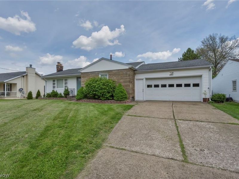 5814 Lake Cable Avenue NW, Canton, OH 44718 Photo 3