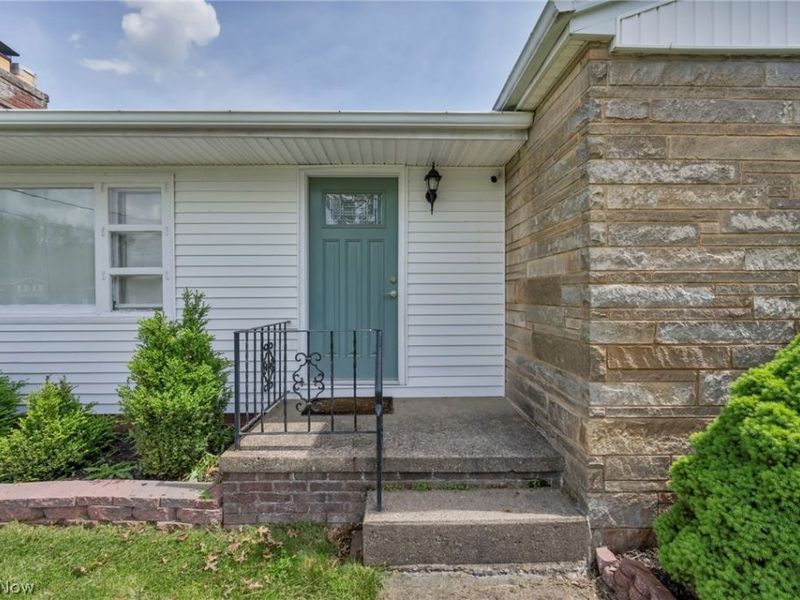 5814 Lake Cable Avenue NW, Canton, OH 44718 Photo 6
