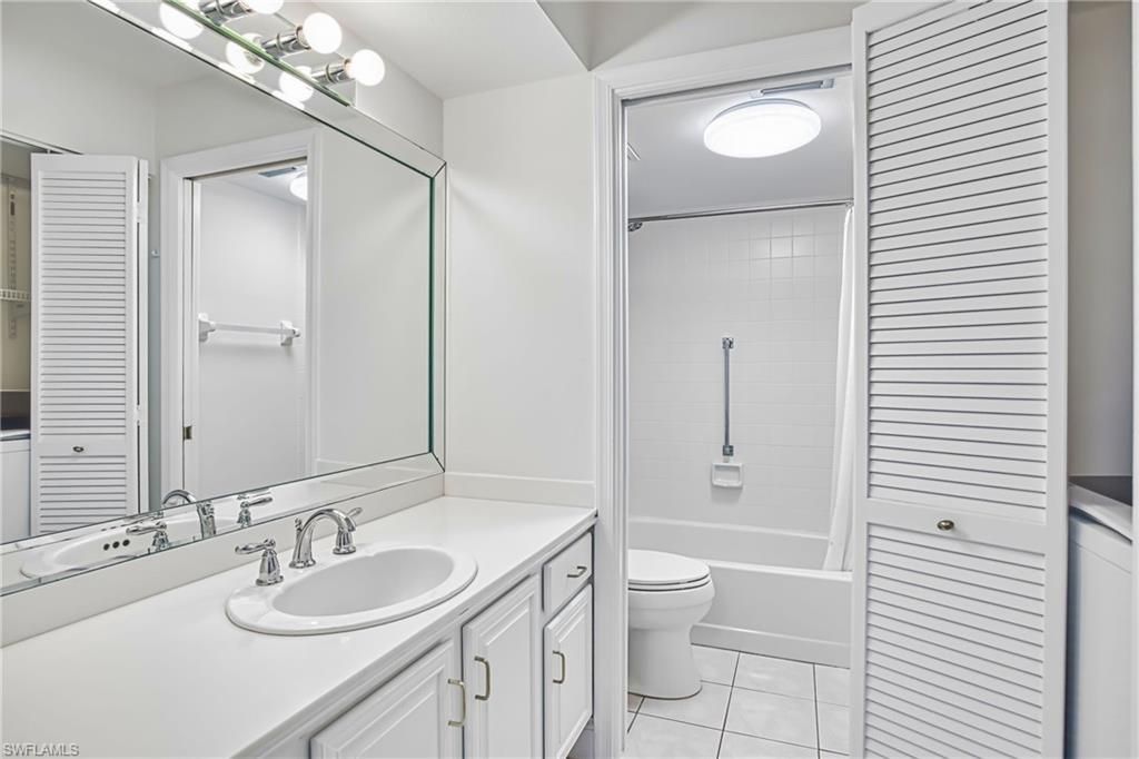 7430 Lake Breeze Dr, Unit 203, Fort Myers, FL 33907 Photo