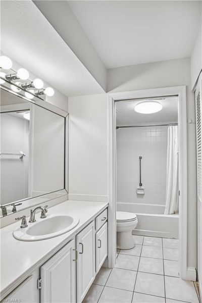 7430 Lake Breeze Dr, Unit 203, Fort Myers, FL 33907 Photo