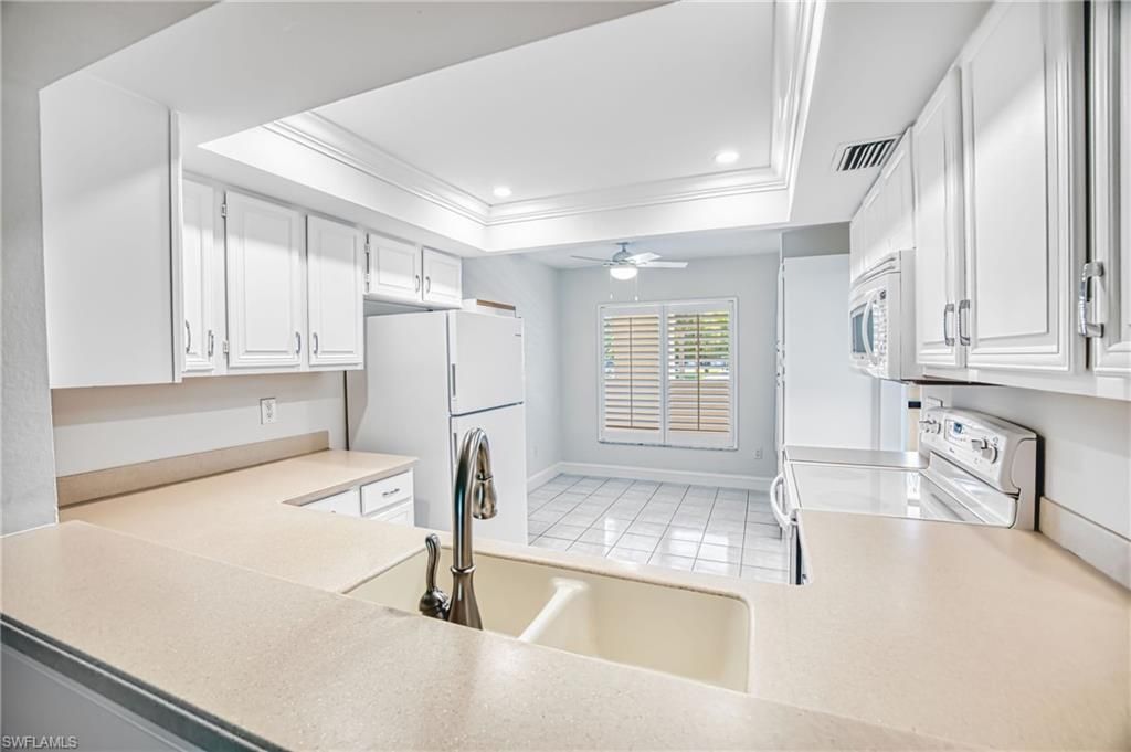 7430 Lake Breeze Dr, Unit 203, Fort Myers, FL 33907 Photo