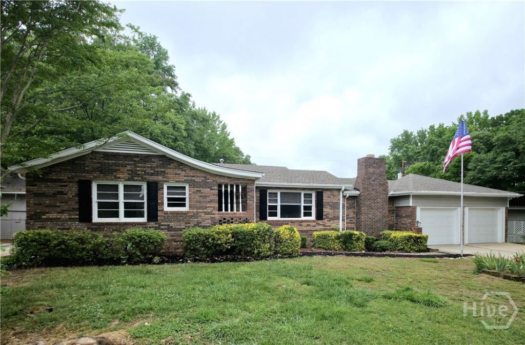 360 Pinkney Street, Winder, GA 30680 Main Photo