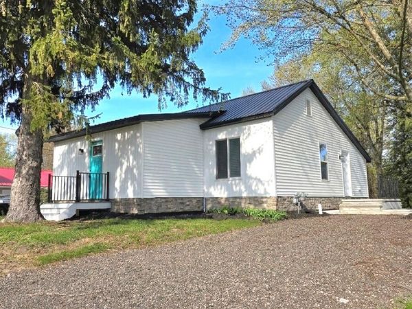 130 N 10th Street N, Edmore, MI 48829