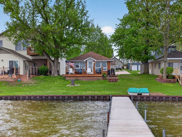246 Ackerson Lake Drive, Jackson, MI 49201