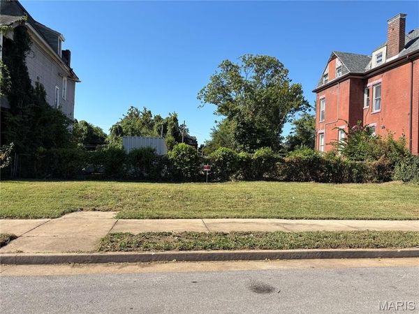 4246 W Belle Place , St Louis, MO 63108
