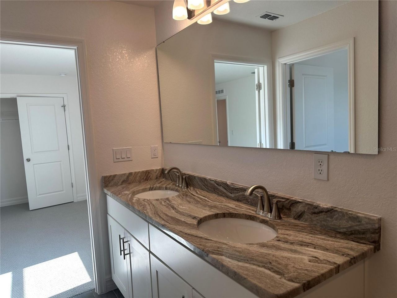 246 Burney Rd , Osprey, FL 34229 Photo