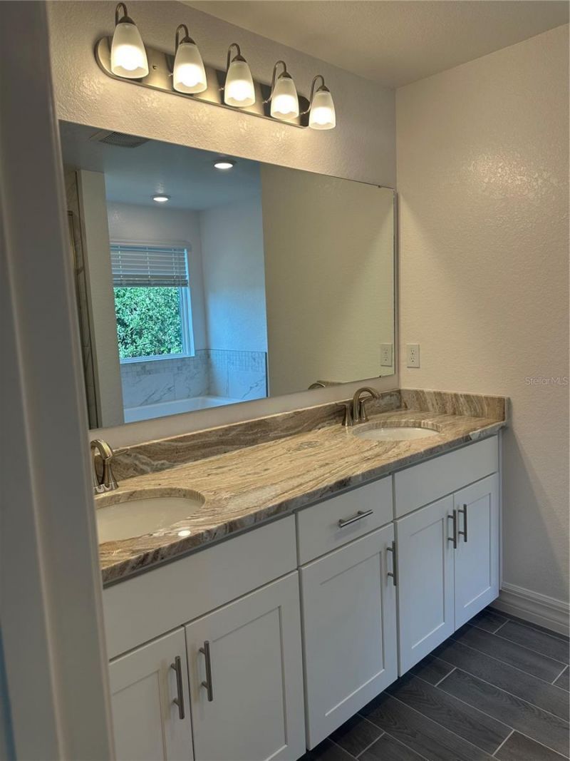 254 Burney Rd , Osprey, FL 34229 Photo
