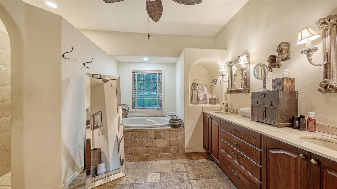 922 Indian Beach Drive, Sarasota, FL 34234 Photo