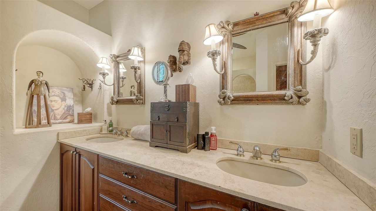922 Indian Beach Drive, Sarasota, FL 34234 Photo