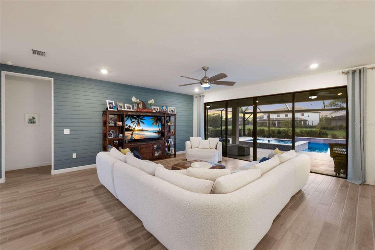 4913 Coastal Days Lane, Lakewood Ranch, FL 34211 Photo