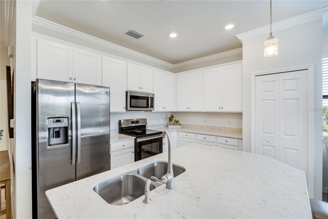 17724 Gawthrop Drive , Unit 301, Bradenton, FL 34211 Photo