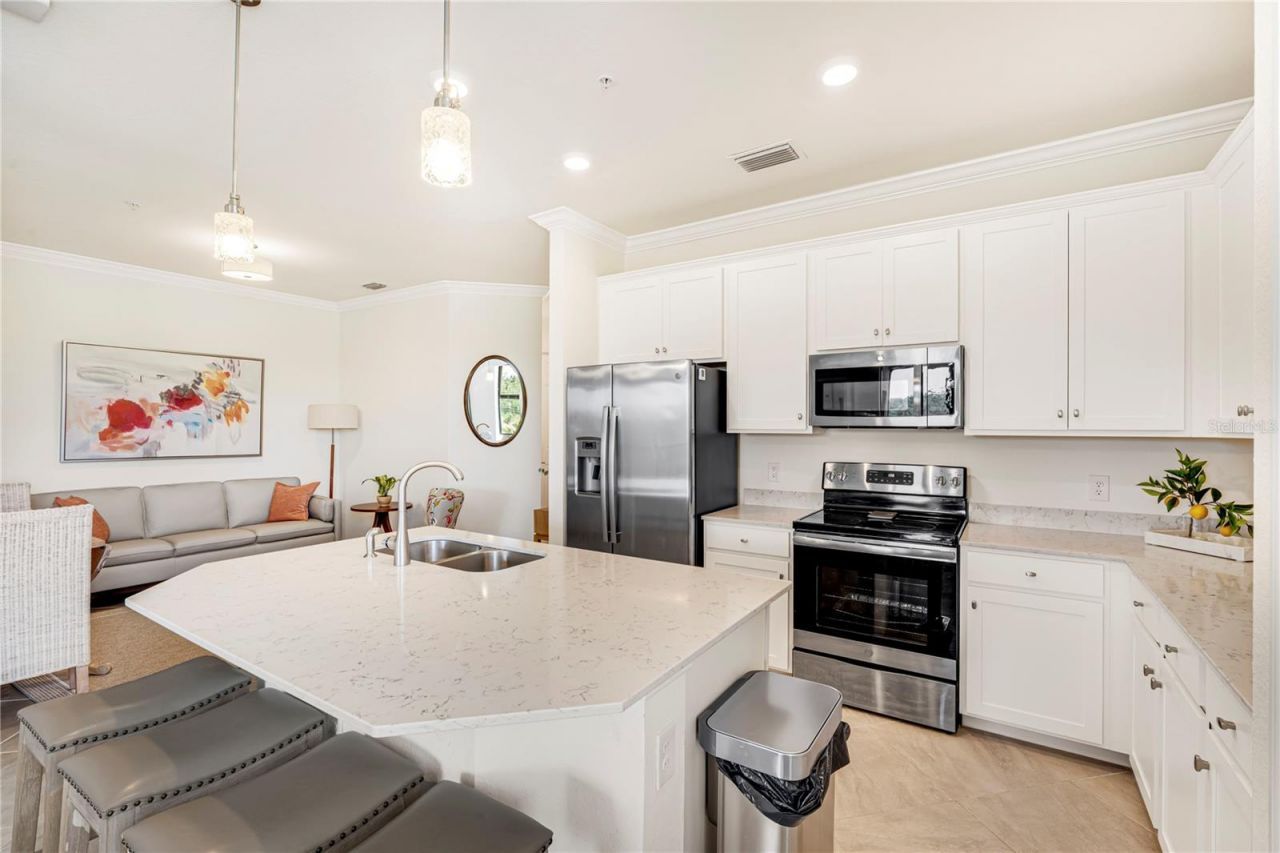 17724 Gawthrop Drive , Unit 301, Bradenton, FL 34211 Photo