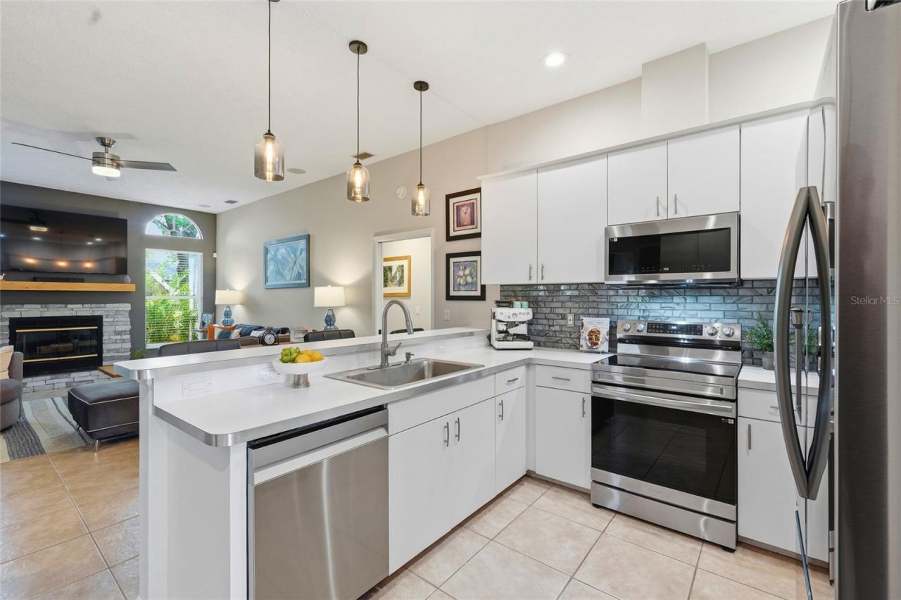 6130 55th Avenue Circle E, Bradenton, FL 34203 Photo
