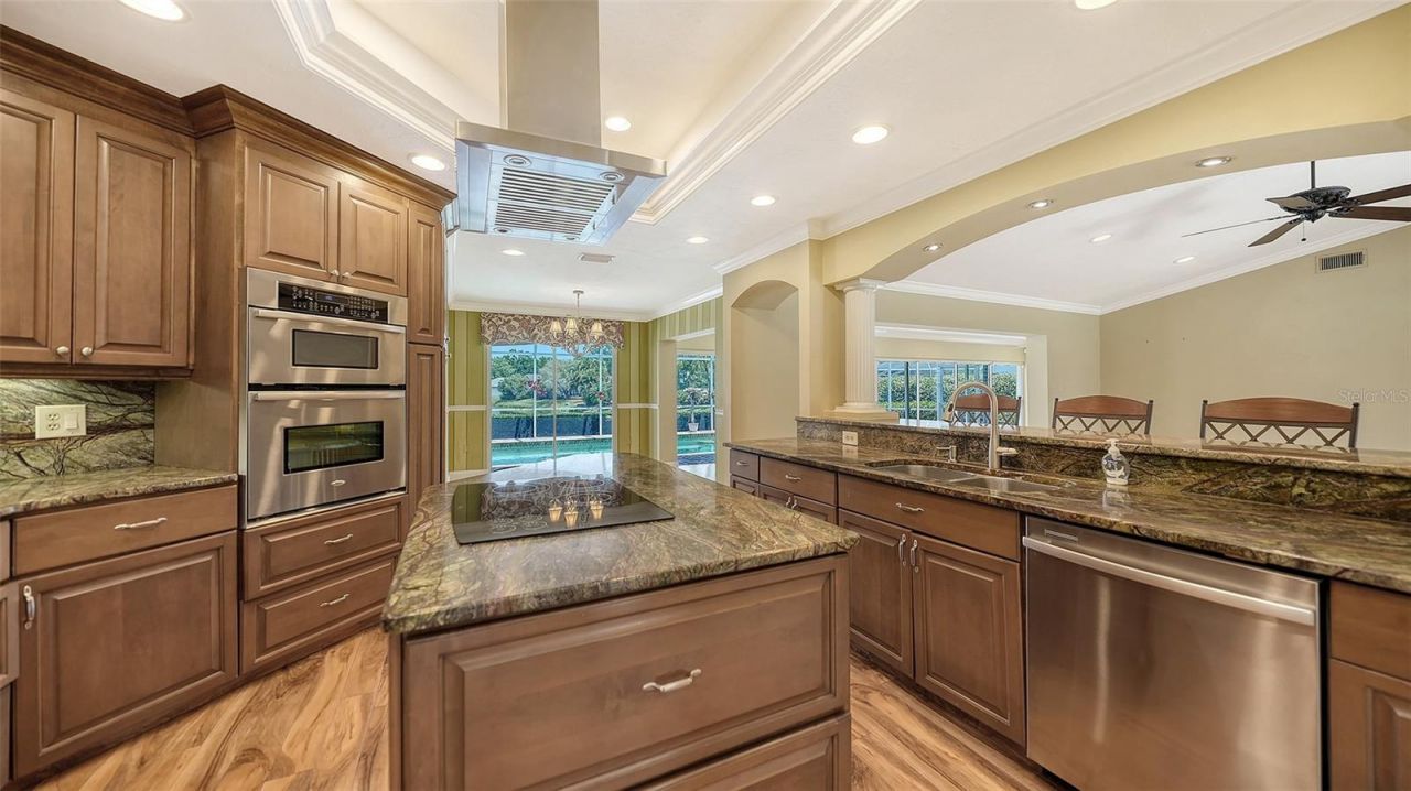 6921 Country Lakes Circle, Sarasota, FL 34243 Photo