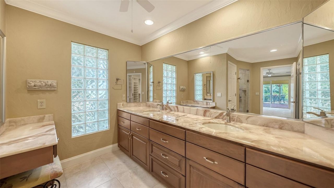 6921 Country Lakes Circle, Sarasota, FL 34243 Photo