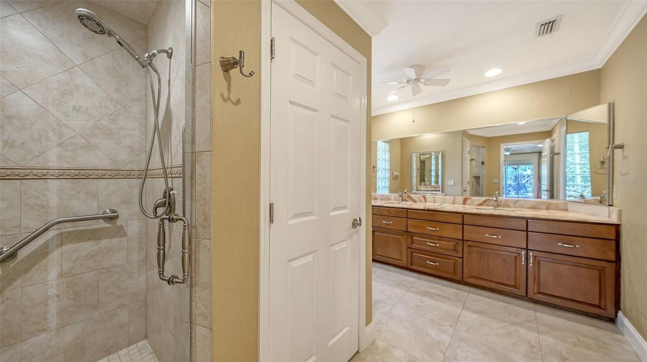 6921 Country Lakes Circle, Sarasota, FL 34243 Photo
