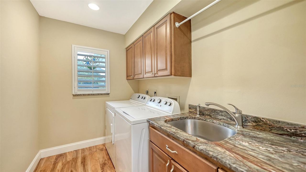 6921 Country Lakes Circle, Sarasota, FL 34243 Photo