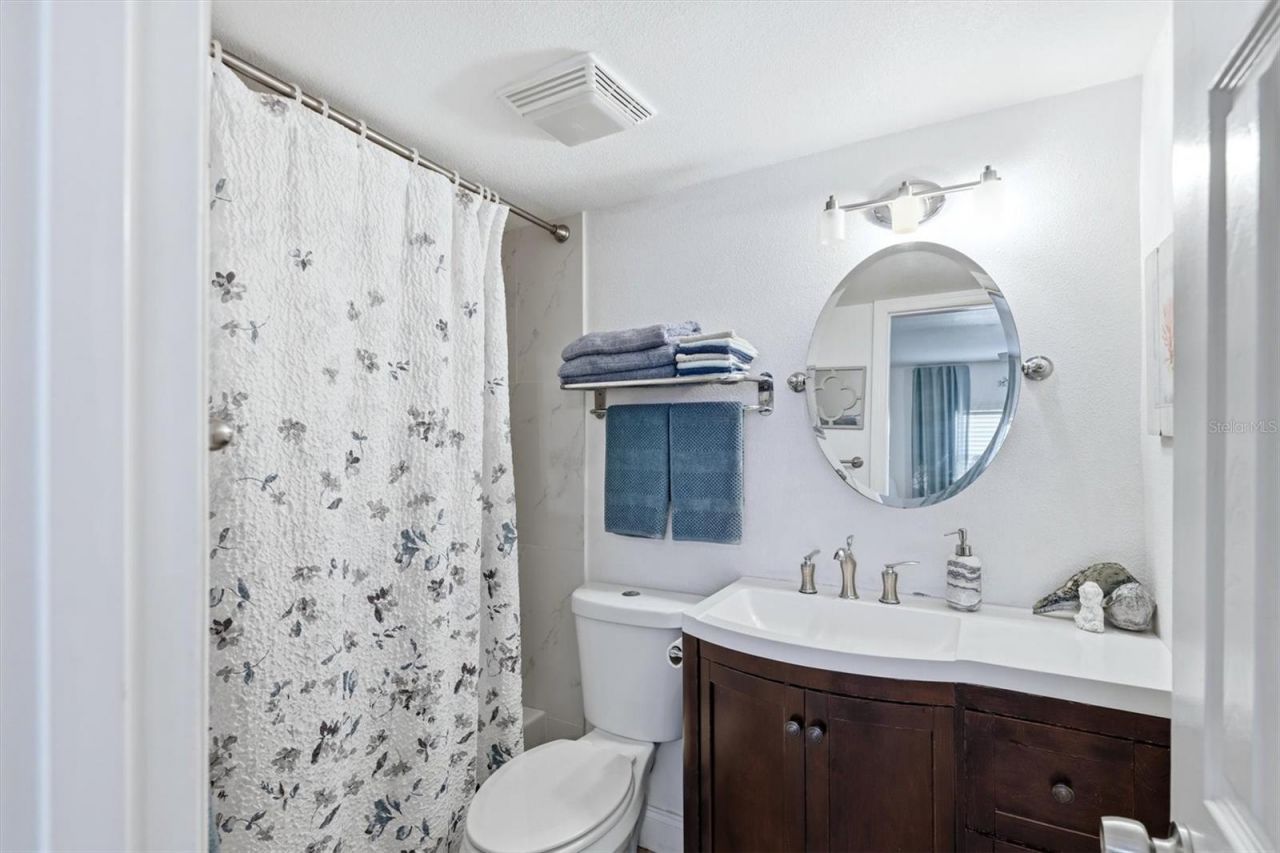 7271 W Country Club Drive N, Unit 122, Sarasota, FL 34243 Photo