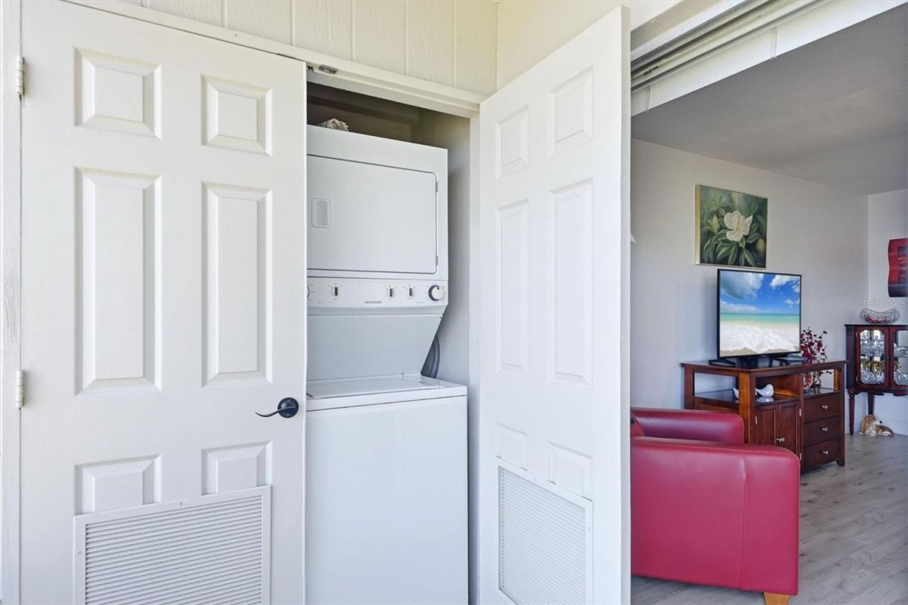 7271 W Country Club Drive N, Unit 122, Sarasota, FL 34243 Photo