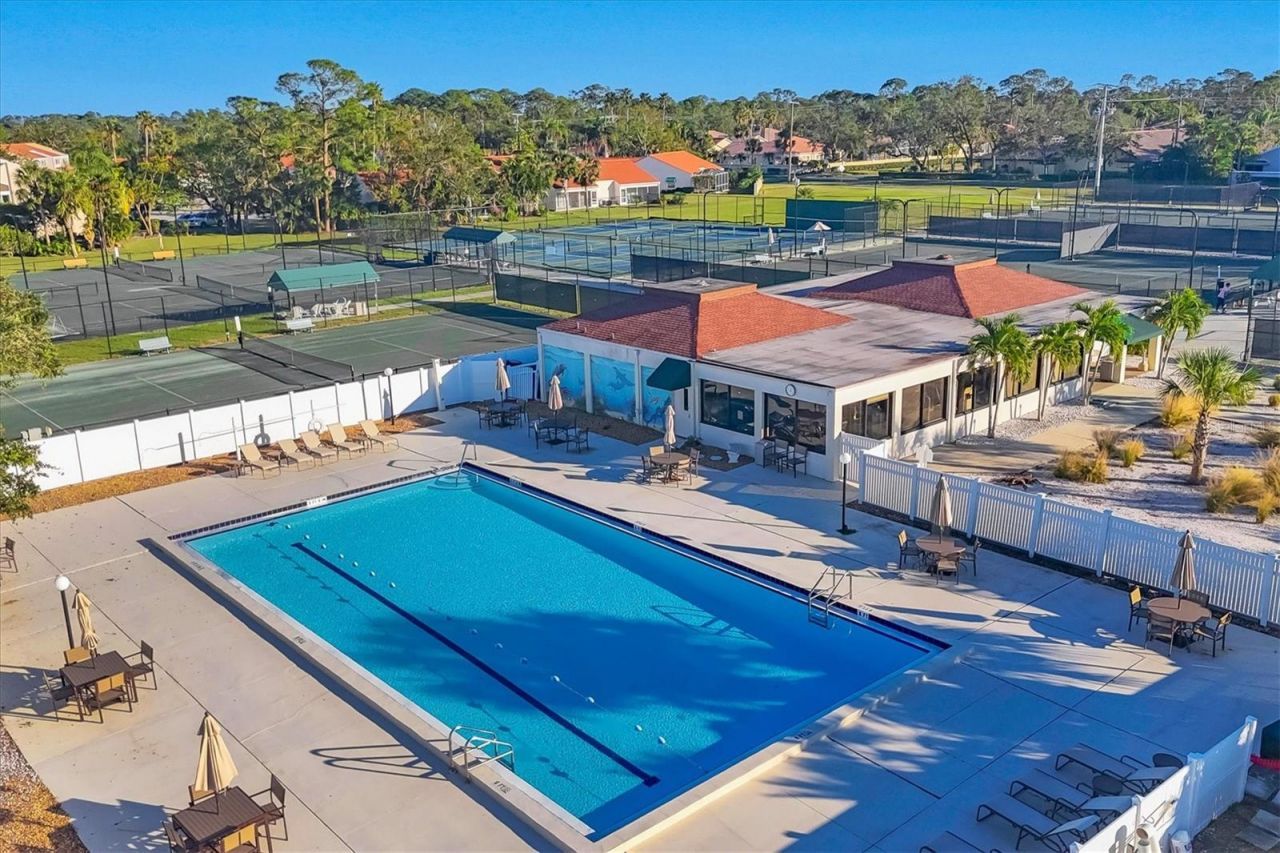 7271 W Country Club Drive N, Unit 122, Sarasota, FL 34243 Photo