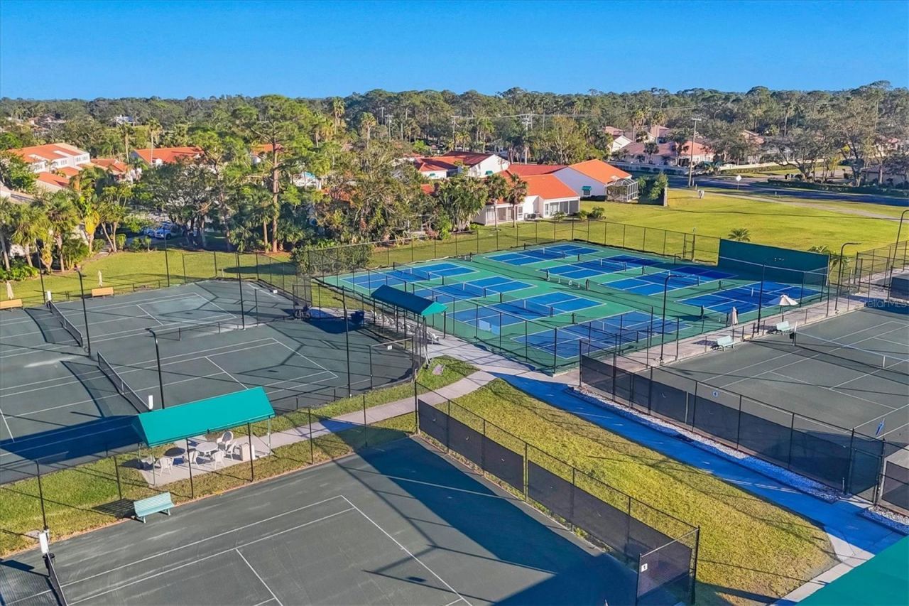 7271 W Country Club Drive N, Unit 122, Sarasota, FL 34243 Photo