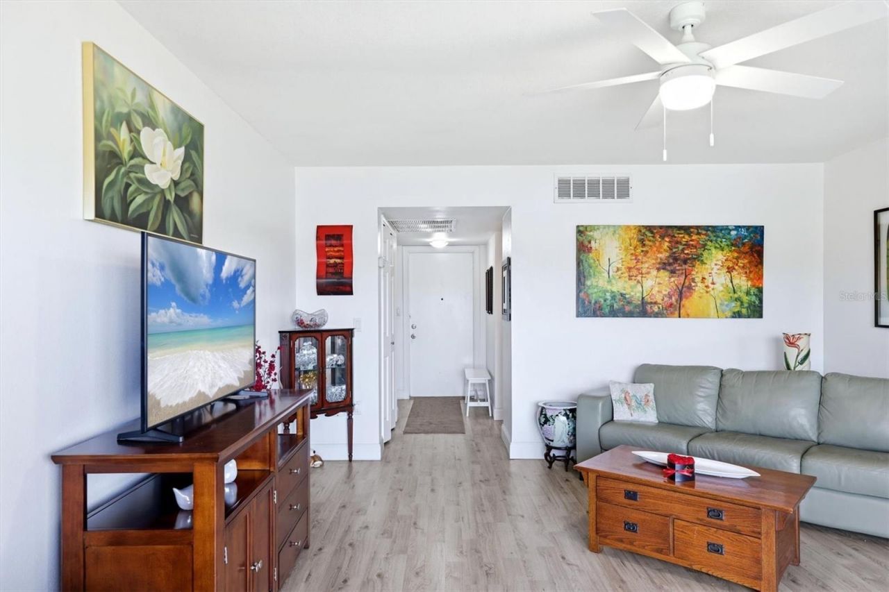 7271 W Country Club Drive N, Unit 122, Sarasota, FL 34243 Photo