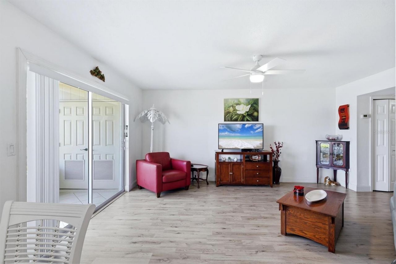 7271 W Country Club Drive N, Unit 122, Sarasota, FL 34243 Photo