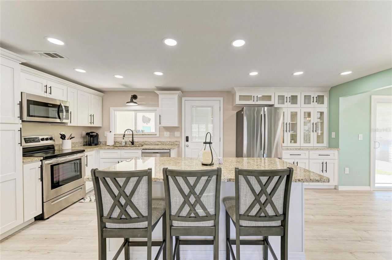8 S Buena Vista Avenue, Englewood, FL 34223 Photo