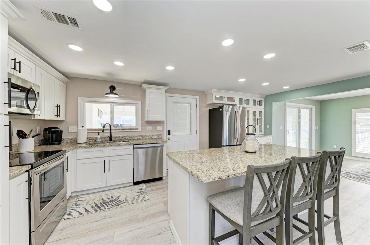 8 S Buena Vista Avenue, Englewood, FL 34223 Photo