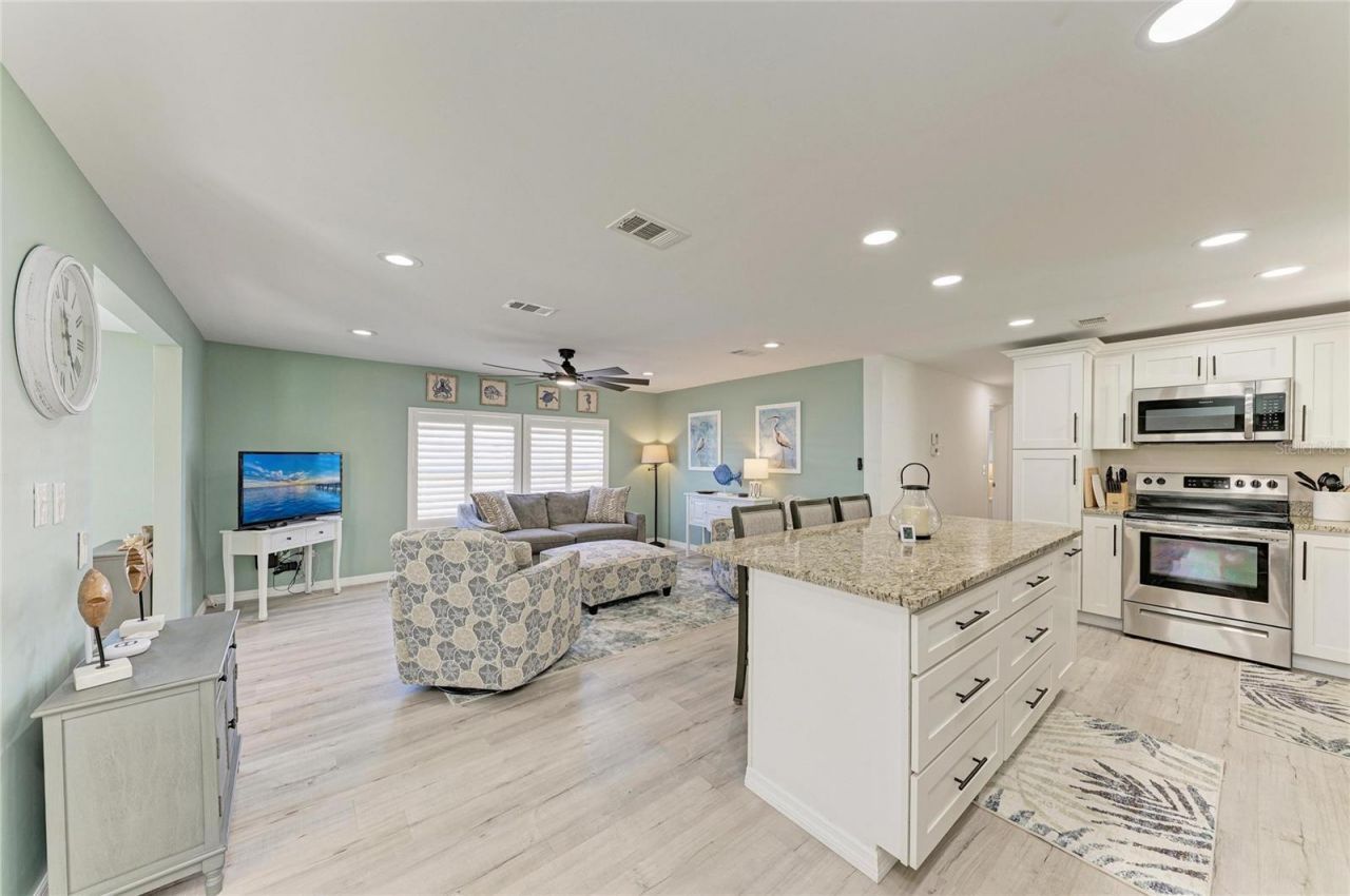 8 S Buena Vista Avenue, Englewood, FL 34223 Photo
