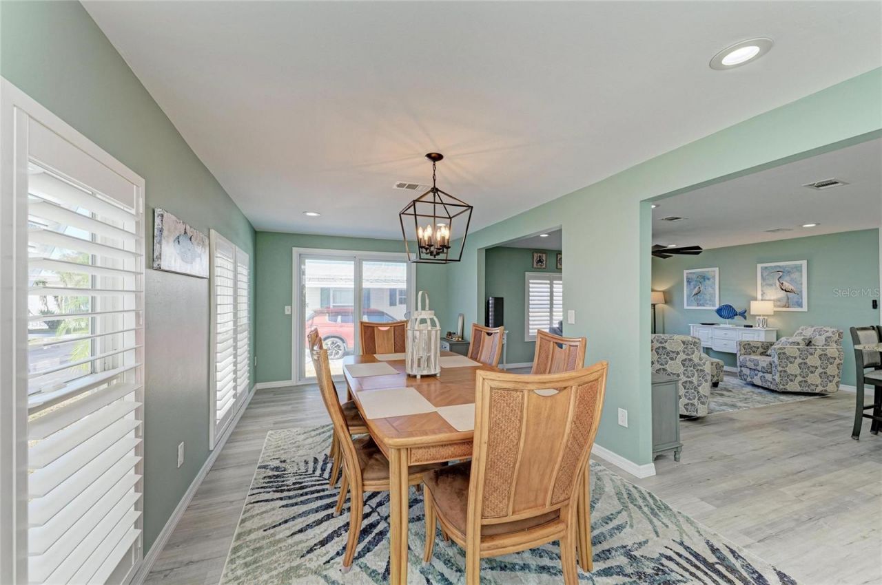 8 S Buena Vista Avenue, Englewood, FL 34223 Photo