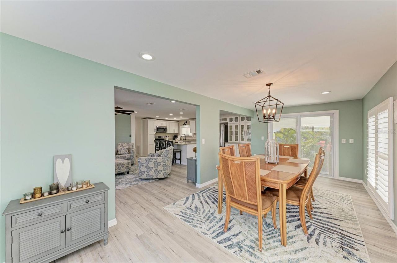 8 S Buena Vista Avenue, Englewood, FL 34223 Photo