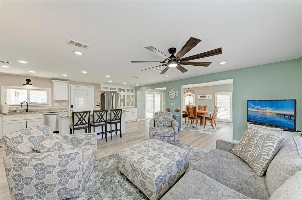 8 S Buena Vista Avenue, Englewood, FL 34223 Photo