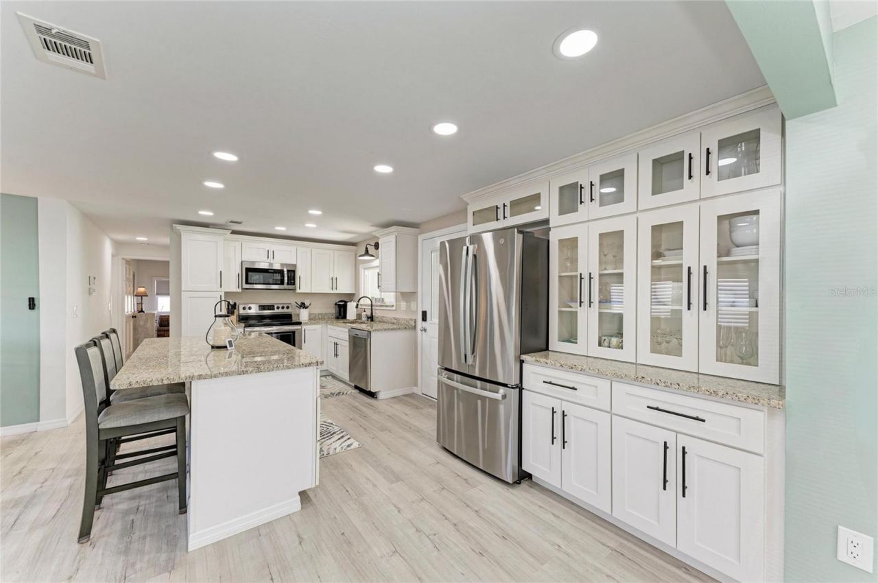 8 S Buena Vista Avenue, Englewood, FL 34223 Photo