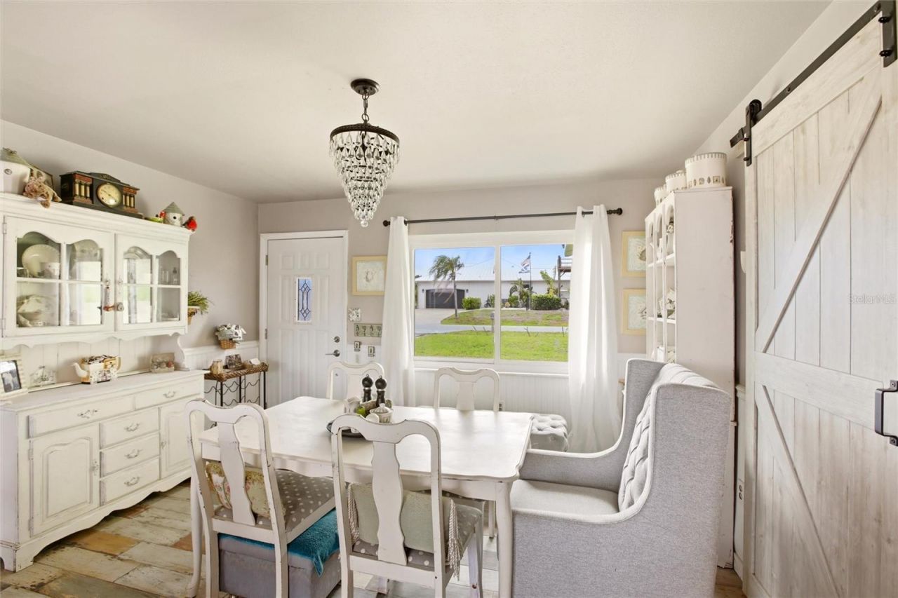 165 W Tarpon Boulevard Nw, Port Charlotte, FL 33952 Photo