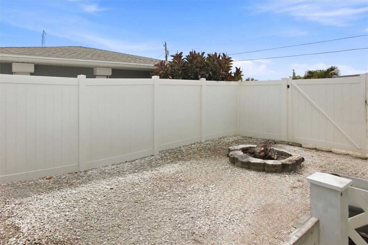 165 W Tarpon Boulevard Nw, Port Charlotte, FL 33952 Photo