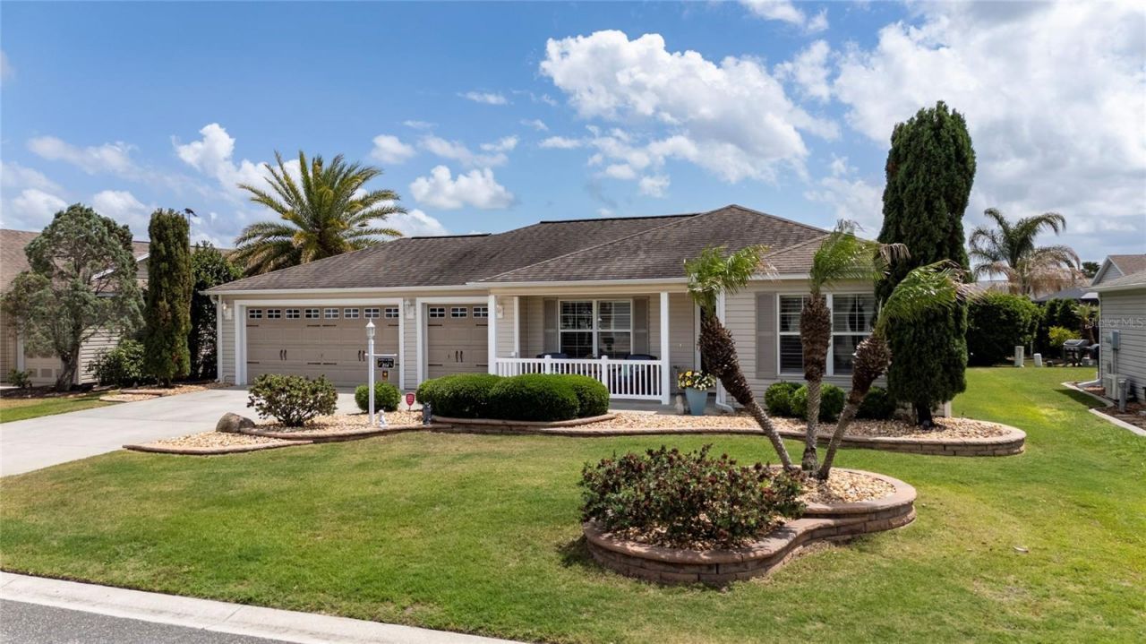 854 Fenwick Loop, The Villages, FL 32163 Photo
