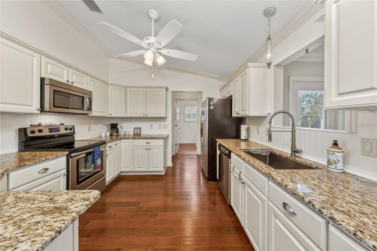 854 Fenwick Loop, The Villages, FL 32163 Photo