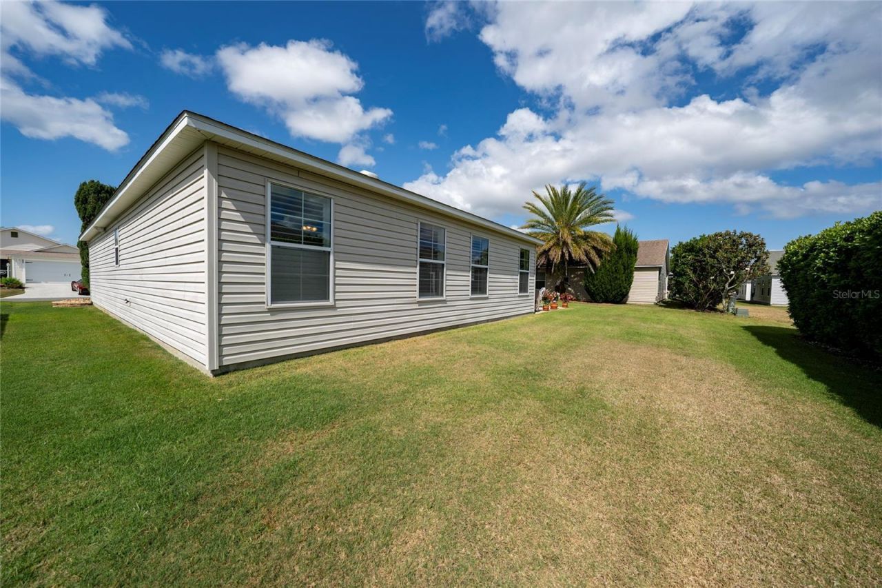 854 Fenwick Loop, The Villages, FL 32163 Photo