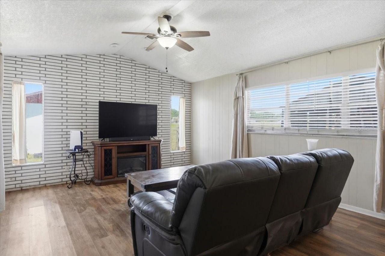 303 Karppe Road, Plant City, FL 33567 Photo