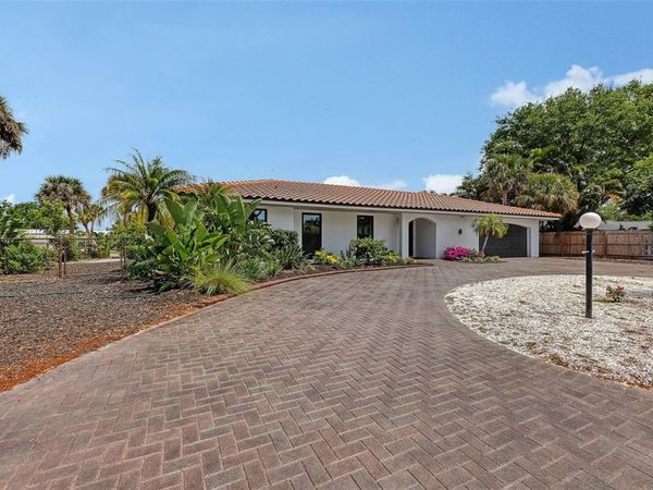 589 COMMONWEALTH LANE, SARASOTA, FL 34242