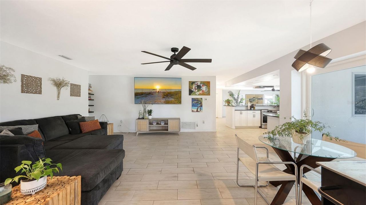 589 Commonwealth Lane, Sarasota, FL 34242 Photo