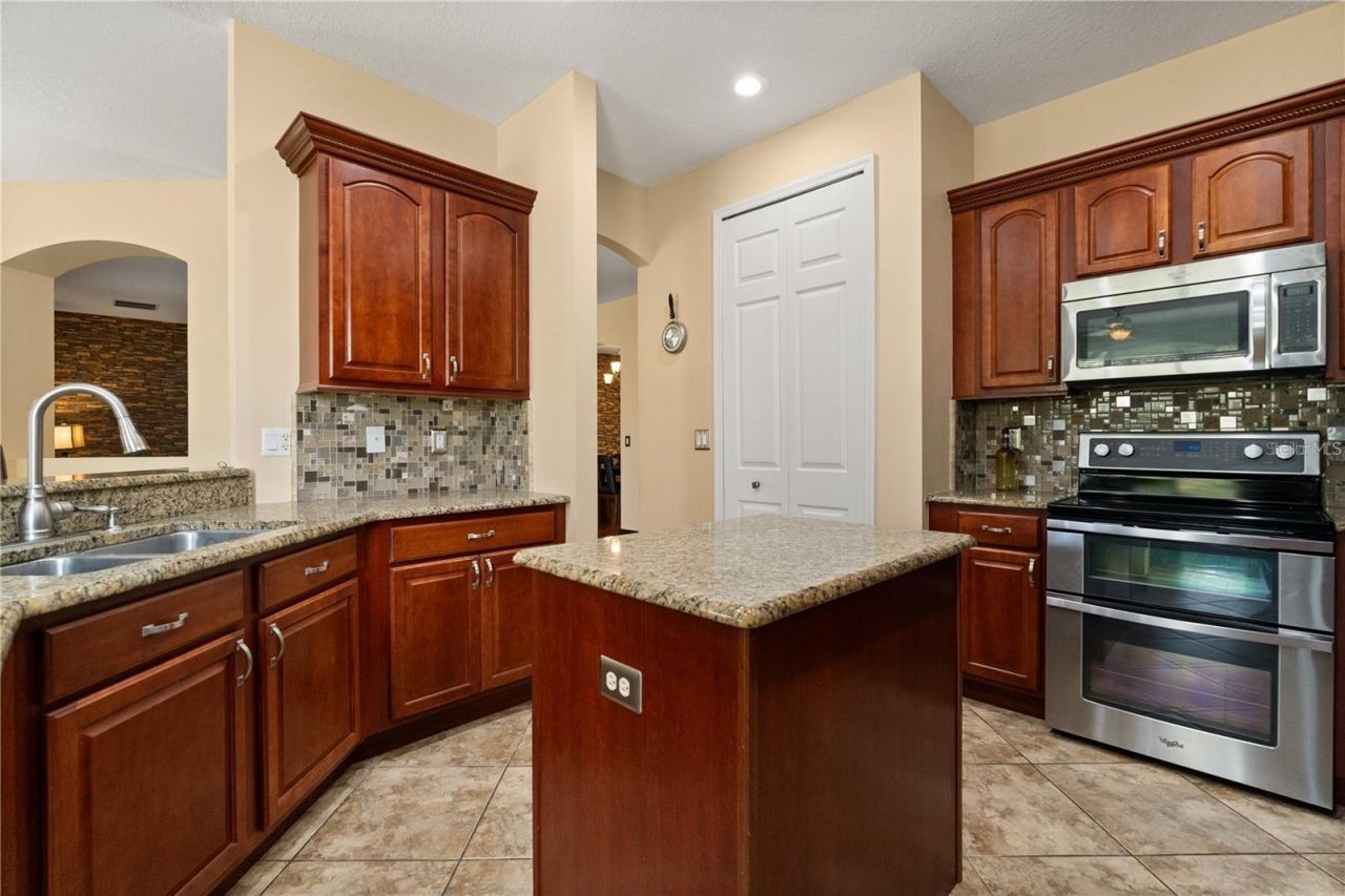 3759 Eagle Isle Circle, Kissimmee, FL 34746 Photo
