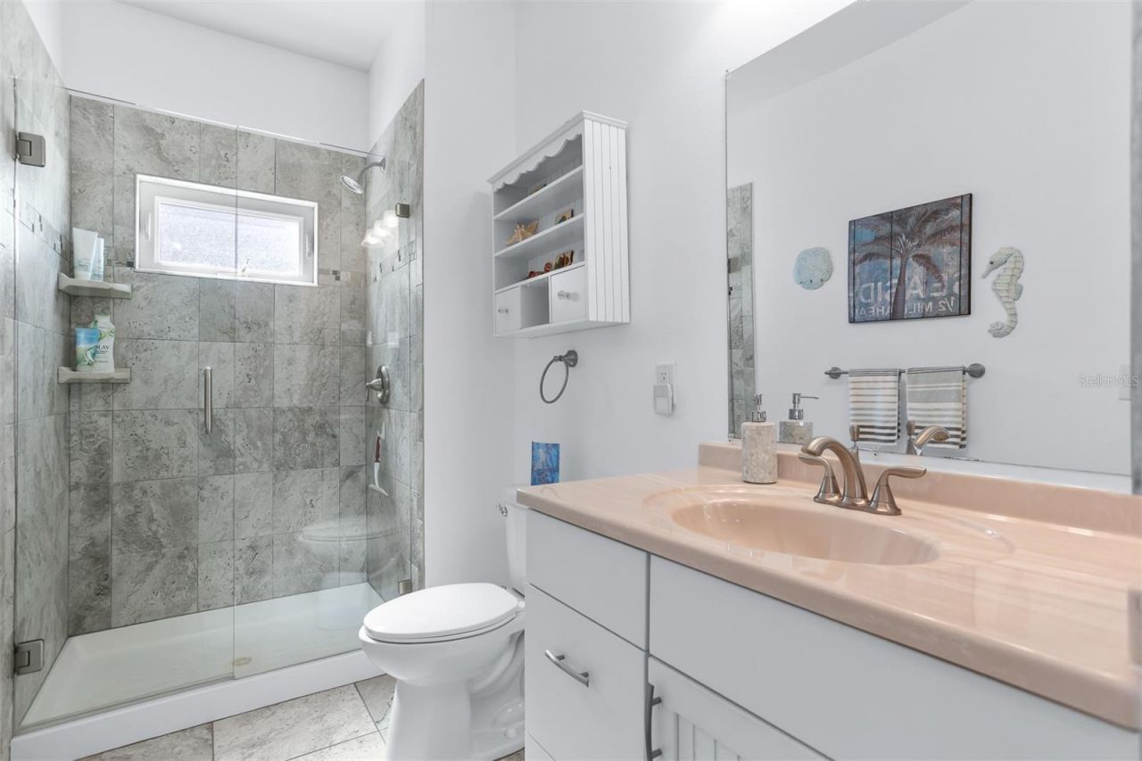 17610 Lee Avenue, Redington Shores, FL 33708 Photo