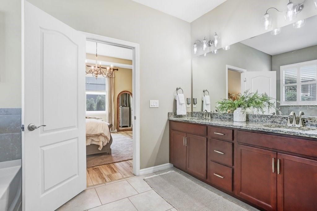 2807 Oriole Drive, Sarasota, FL 34243 Photo