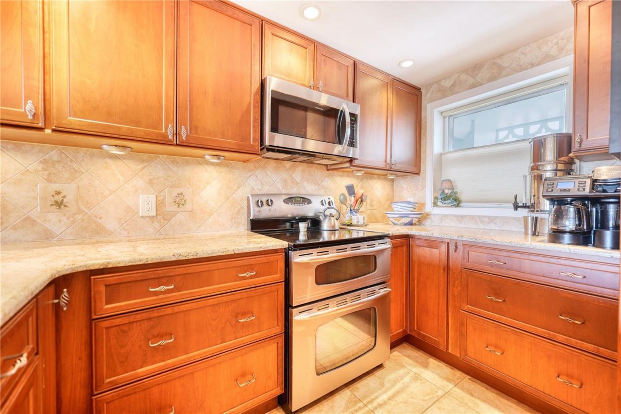 1100 N Shore Drive Ne, Unit 505, Saint Petersburg, FL 33701 Photo